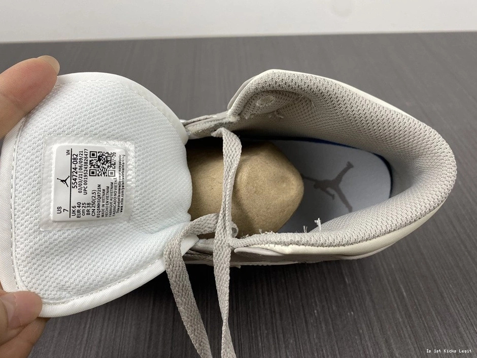 554724-082 - Jordan 1 Mid Linen 1027